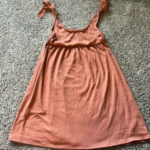 Dress , supposed to where a white long with!Wild Fable. Small in kids!